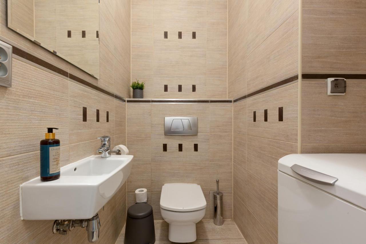 Residence On Wspolna Str. Apartment Warsaw By Renters ภายนอก รูปภาพ